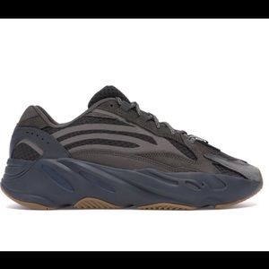 Yeezy 700 V2 brand new size 9 USA men